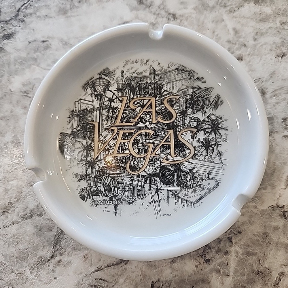 LAS VEGAS NEVADA ASHTRAY‎ Strip Scene